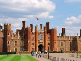Top 10 Interesting Facts about Hampton Court Palace