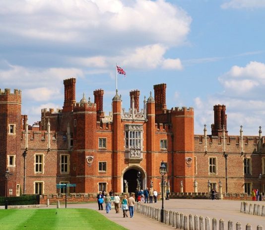 Top 10 Interesting Facts about Hampton Court Palace
