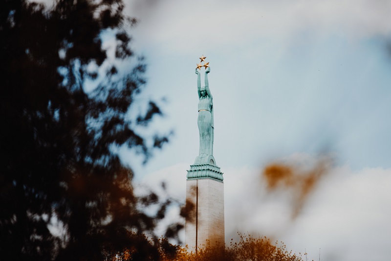 monument-of-freedom-in-riga-latvia